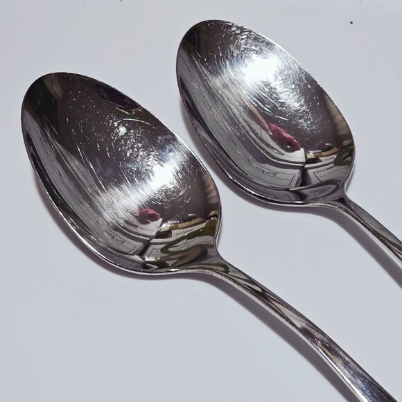 2 Oneida Distinction Serving Spoons 8" stainless glossy 2000s vtg MCM - Picture 6 of 7